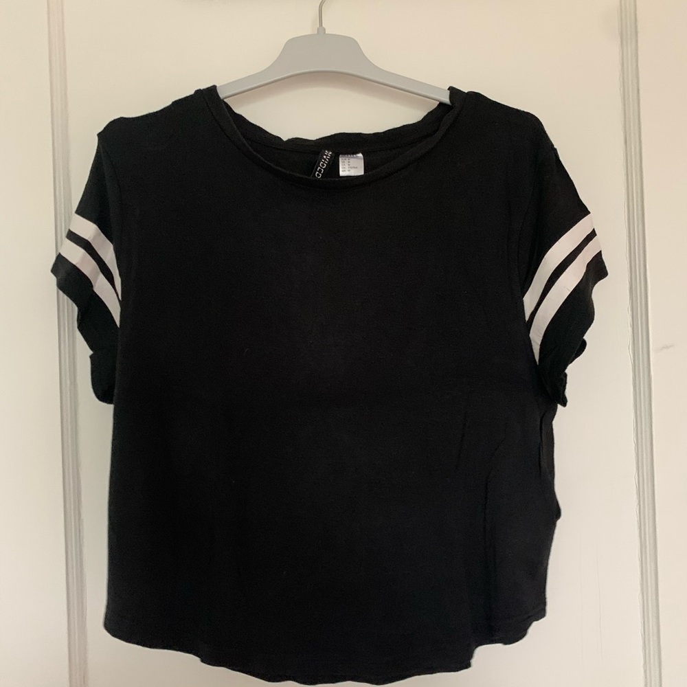 White stripes black shirt